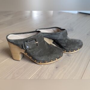 Veronica Beard Women’s Dacey Buckle Suede Clogs Military Green US 7 NWOT NWOB!